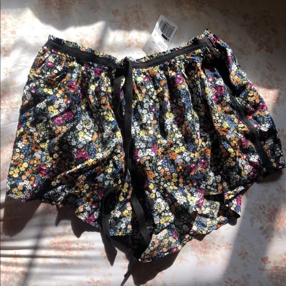 NWT floral shorts